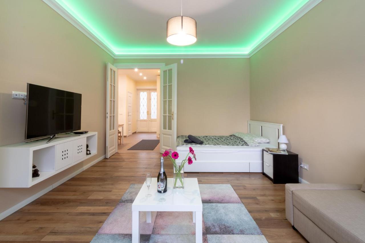 Nice And Cozy Apartment Next To The Parliament Budapest Exterior photo