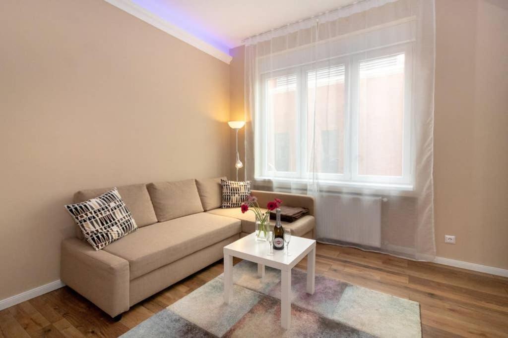 Nice And Cozy Apartment Next To The Parliament Budapest Exterior photo