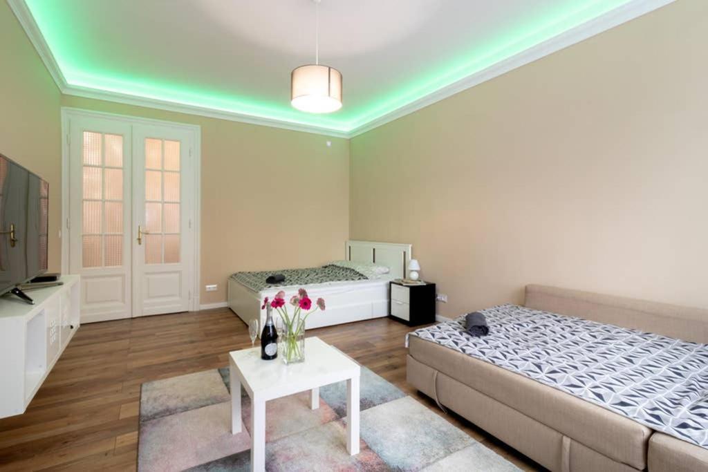 Nice And Cozy Apartment Next To The Parliament Budapest Exterior photo