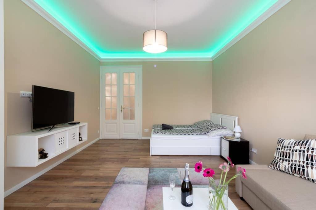 Nice And Cozy Apartment Next To The Parliament Budapest Exterior photo